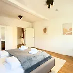Ludwigshome Apartmenthaus - Einzelapartments Mit Kostenfreiem Parkplatz, Wlan, Voll Ausgestatteter Kueche Apartmán Ludwigsburg