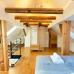 Ludwigshome Apartmenthaus - Einzelapartments Mit Kostenfreiem Parkplatz, Wlan, Voll Ausgestatteter Kueche * Ludwigsburg