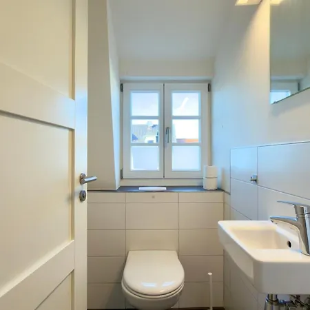 Ludwigshome Apartmenthaus - Einzelapartments Mit Kostenfreiem Parkplatz, Wlan, Voll Ausgestatteter Kueche * Ludwigsbourg