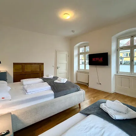 Ludwigshome Apartmenthaus - Einzelapartments Mit Kostenfreiem Parkplatz, Wlan, Voll Ausgestatteter Kueche 公寓 路德维希堡