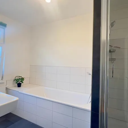 Ludwigshome Apartmenthaus - Einzelapartments Mit Kostenfreiem Parkplatz, Wlan, Voll Ausgestatteter Kueche Appartement