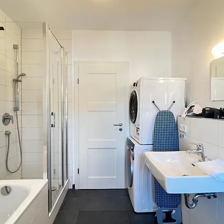 Ludwigshome Apartmenthaus - Einzelapartments Mit Kostenfreiem Parkplatz, Wlan, Voll Ausgestatteter Kueche *