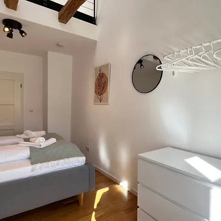 Ludwigshome Apartmenthaus - Einzelapartments Mit Kostenfreiem Parkplatz, Wlan, Voll Ausgestatteter Kueche Appartement Ludwigsbourg