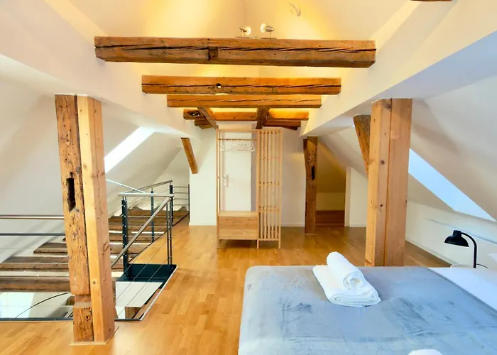 Ludwigshome Apartmenthaus - Einzelapartments Mit Kostenfreiem Parkplatz, Wlan, Voll Ausgestatteter Kueche * Ludwigsburg